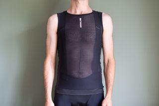 A man wearing the Attaquer summer base layer 